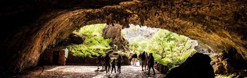 cueva-de-valporquero-entrada